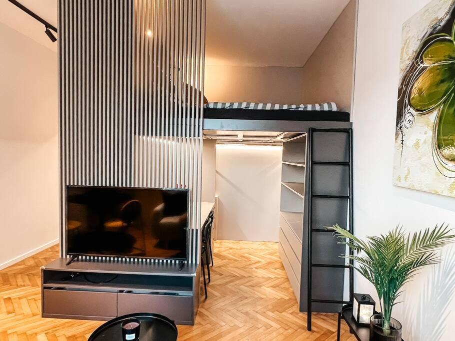 Central Getaway Studio Братислава Экстерьер фото